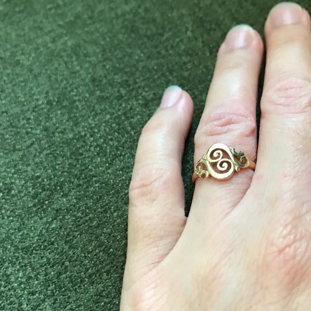 James Avery 14K Gold Spanish Swirl Ring, Size 5.5